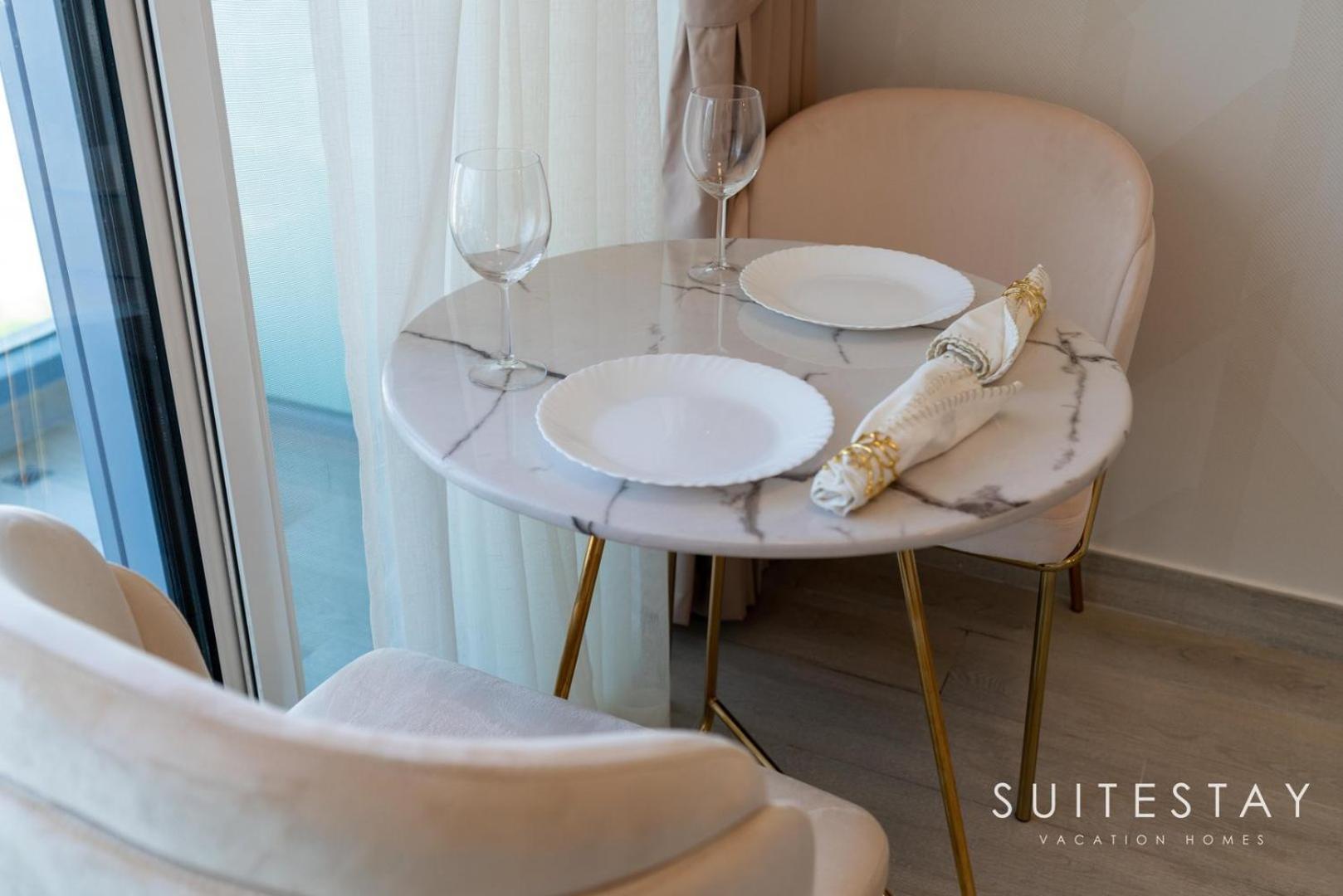 Prestigious With High Quality Interiors Apartment Dubai